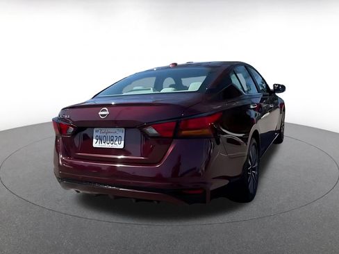Used 2025 Nissan Altima 2.5 SV FWD image 14