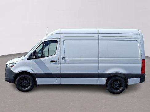 Used 2024 Mercedes-Benz Sprinter 144 Cargo image 7