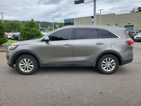 Used 2018 Kia Sorento AWD image 19