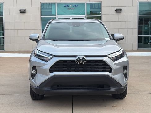 Used 2025 Toyota RAV4 XLE AWD/4WD image 3