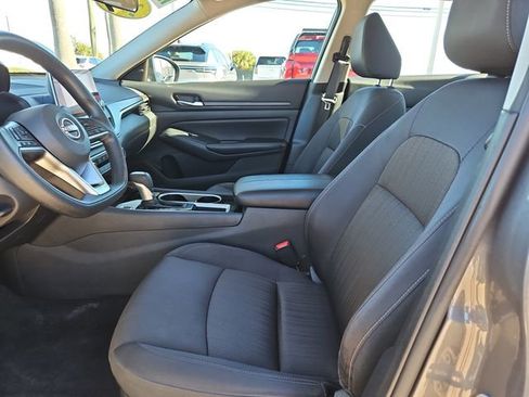 Used 2024 Nissan Altima 2.5 SV image 15