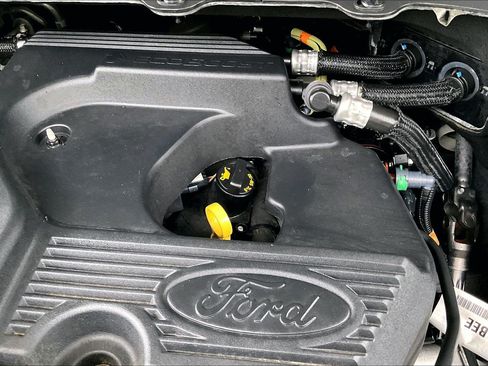 Certified 2020 Ford Explorer XLT w/ Equipment Group 202A RWD image 32