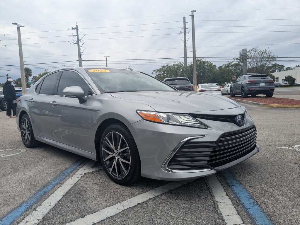 Used 2022 Toyota Camry XLE FWD image 8