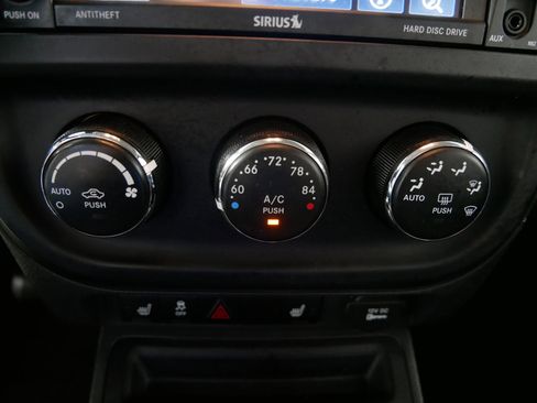 Used 2016 Jeep Patriot Latitude AWD/4WD image 23