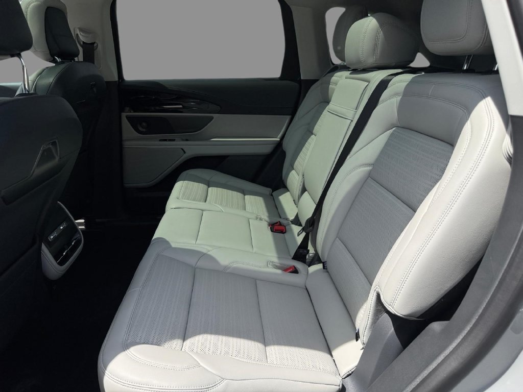 New 2026 Lincoln Nautilus Reserve AWD/4WD image 13