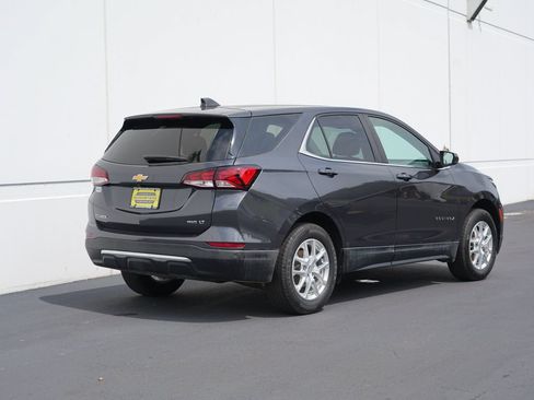Used 2022 Chevrolet Equinox LT AWD/4WD image 3