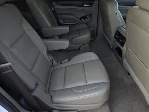 Used 2020 GMC Yukon SLT w/ Premium Edition image 38