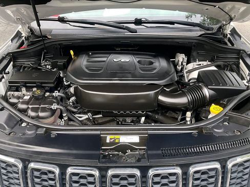 Used 2018 Jeep Grand Cherokee Limited w/ Luxury Group II AWD/4WD image 11