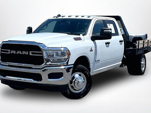 Used 2024 RAM 3500 SLT w/ Quick Order Package 2YG SLT AWD/4WD image 3