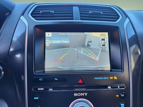 Used 2018 Ford Explorer Limited image 13