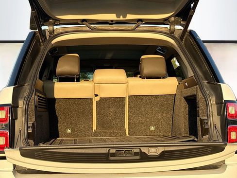 Used 2020 Land Rover Range Rover HSE image 12