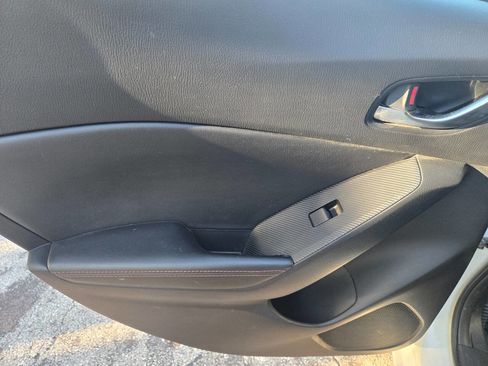 Used 2014 MAZDA MAZDA3 s Grand Touring image 23