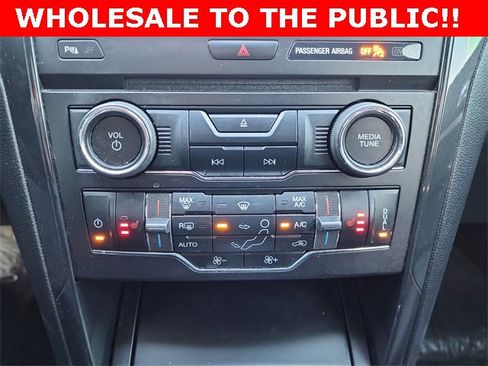 Used 2018 Ford Explorer XLT w/ Equipment Group 202A image 26