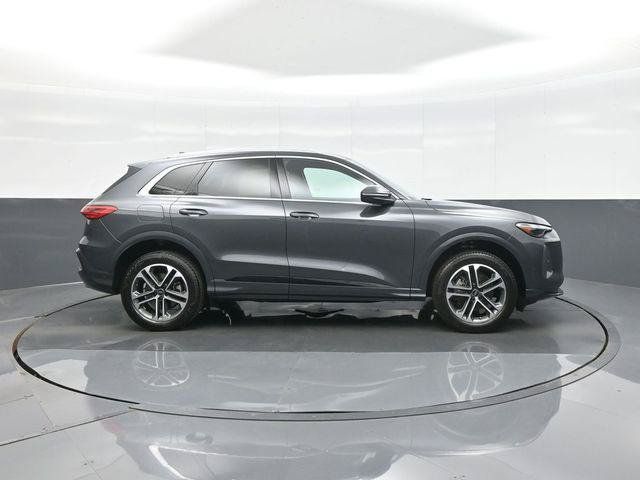 Used 2025 Audi Q5 Premium w/ Convenience Package AWD/4WD image 8