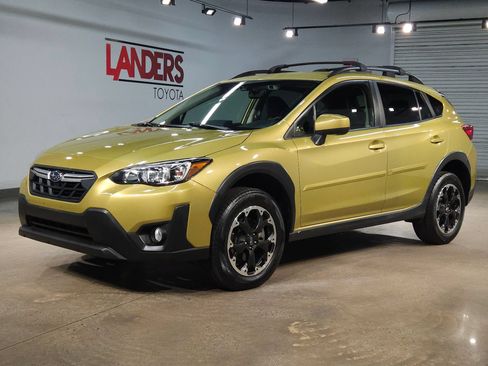 Used 2021 Subaru Crosstrek 2.0i Premium AWD/4WD image 3
