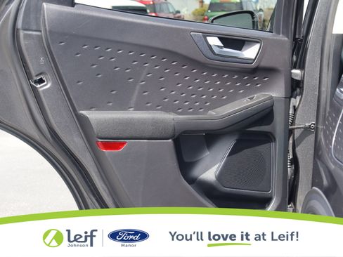 Used 2020 Ford Escape SE image 26