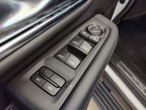 Used 2023 GMC Yukon XL AT4 image 20