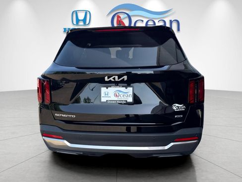 Used 2025 Kia Sorento S AWD/4WD image 4