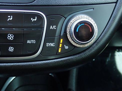 Used 2019 Chevrolet Malibu LT w/ Leather Package image 19