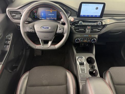 Used 2025 Ford Escape ST-Line Select AWD/4WD image 14