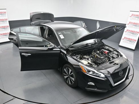 Used 2022 Nissan Altima 2.5 SV image 37