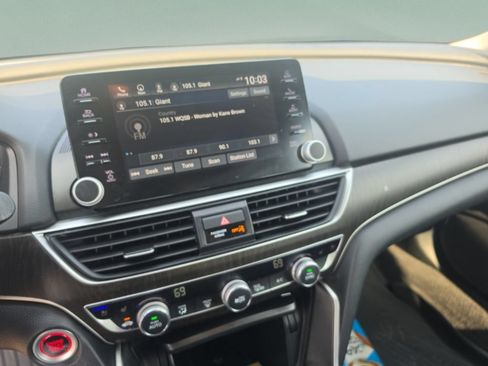 Used 2020 Honda Accord Touring image 17