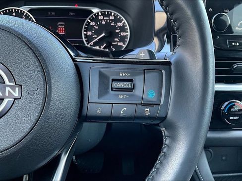 Certified 2025 Nissan Pathfinder SL AWD/4WD image 12