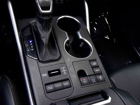 Certified 2023 Toyota Highlander XLE image 27