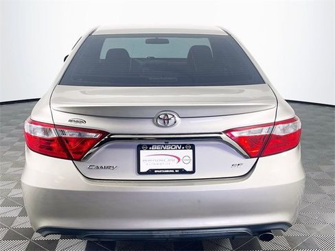 Used 2017 Toyota Camry SE image 7
