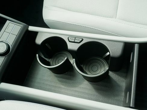 Used 2024 Hyundai Kona SEL w/ Convenience Package image 17