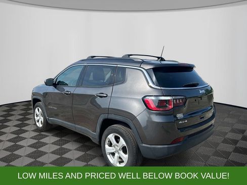 Used 2018 Jeep Compass Latitude w/ Cold Weather Group AWD/4WD image 3