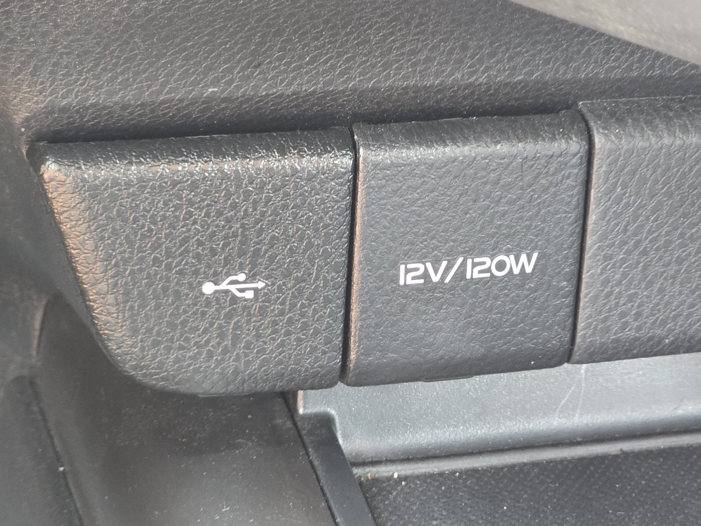 Used 2024 Toyota Camry SE FWD image 8