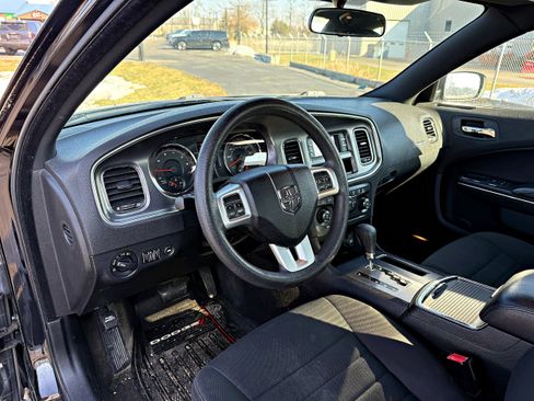 Used 2012 Dodge Charger SE image 10