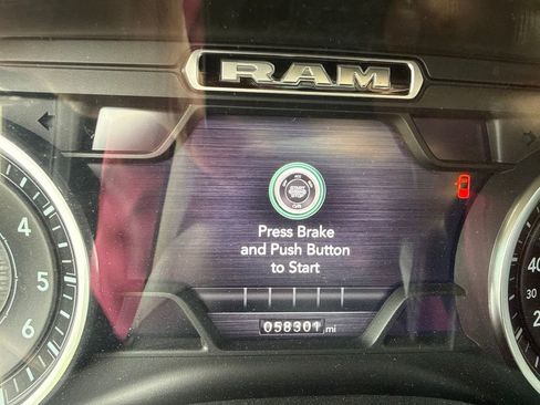 Used 2021 RAM 1500 Big Horn AWD/4WD image 12