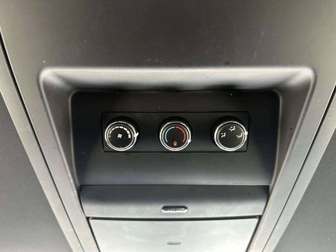 Used 2020 Dodge Grand Caravan SE FWD image 32