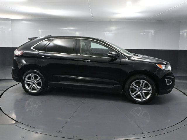 Used 2016 Ford Edge Titanium w/ Technology Package AWD/4WD image 2