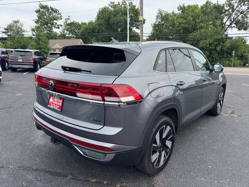 Used 2024 Volkswagen Atlas Cross Sport SE AWD/4WD image 6