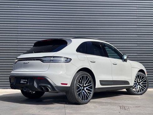 Certified 2024 Porsche Macan image 7