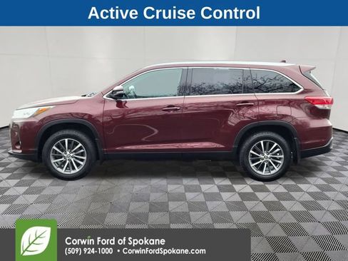 Used 2019 Toyota Highlander XLE image 10
