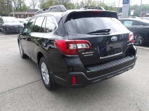 Used 2018 Subaru Outback 2.5i Premium AWD/4WD image 5