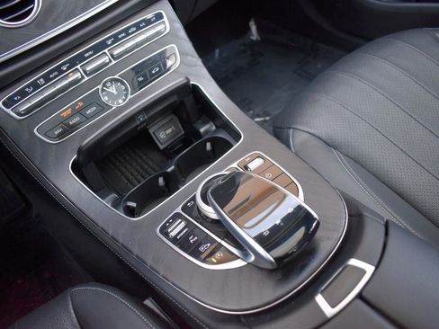 Used 2019 Mercedes-Benz E 450 4MATIC Sedan w/ Premium Package image 24