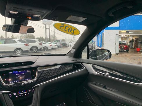 Certified 2025 Cadillac XT6 Premium Luxury image 37