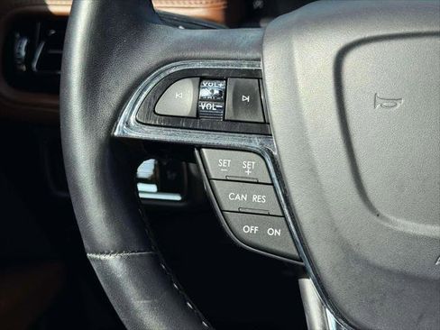 Used 2023 Lincoln Nautilus Reserve AWD/4WD image 22