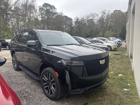 Used 2024 Cadillac Escalade Sport image 2