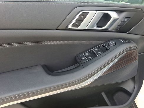 Used 2025 BMW X5 xDrive40i w/ Parking Assistance Package image 12
