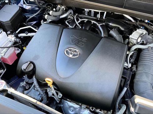 Certified 2022 Toyota Highlander XLE image 32