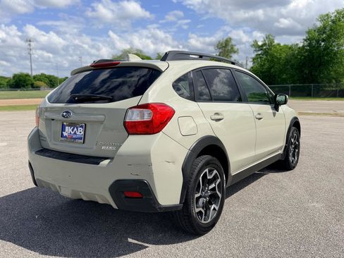 Used 2017 Subaru Crosstrek 2.0i Limited AWD/4WD image 3