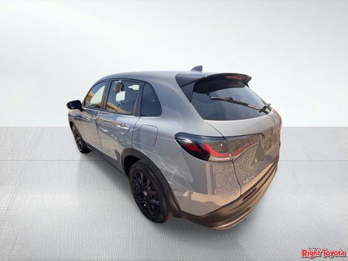 Used 2025 Honda HR-V Sport image 3