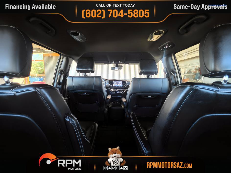 Used 2025 Chrysler Pacifica Select FWD image 19