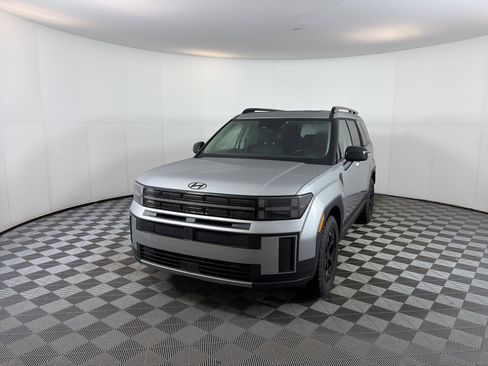 Used 2025 Hyundai Santa Fe XRT image 2